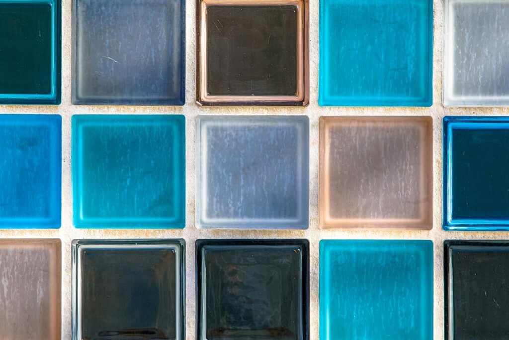 Wallpaper image of transparant glass tiles