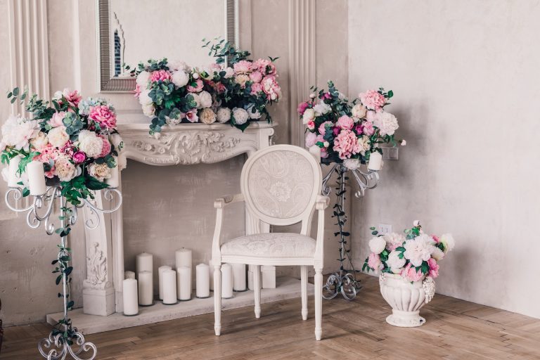 Incorporating Wood Decor: Transform Interior Vintage Charm